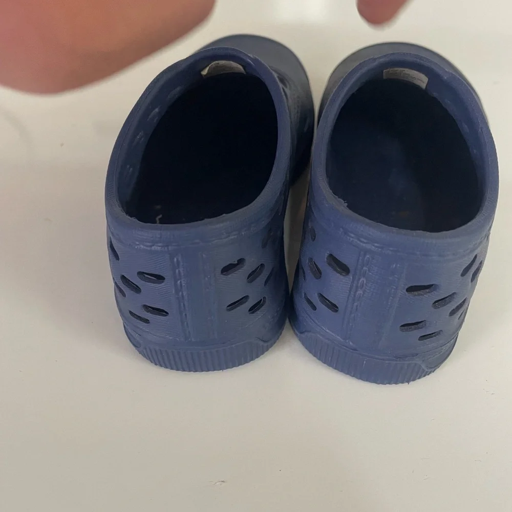 OshKosh B’Gosh rubber‎ summer slip on shoes size 7 toddlers blue